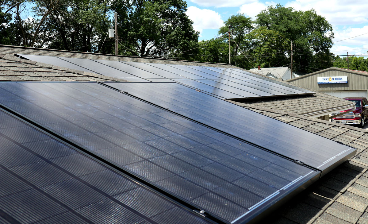 Roof mounted solar panels for Tick Tock Energy in Effingham, IL