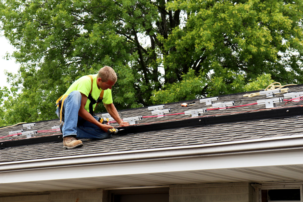 Roof mounted solar panels for Tick Tock Energy in Effingham, IL