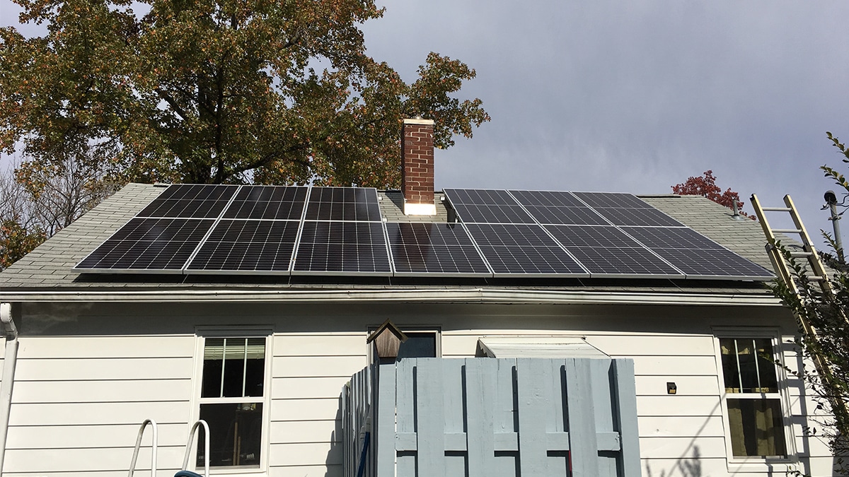 Residential Roof Mounted Solar Panels with Battery Backup in Carbondale