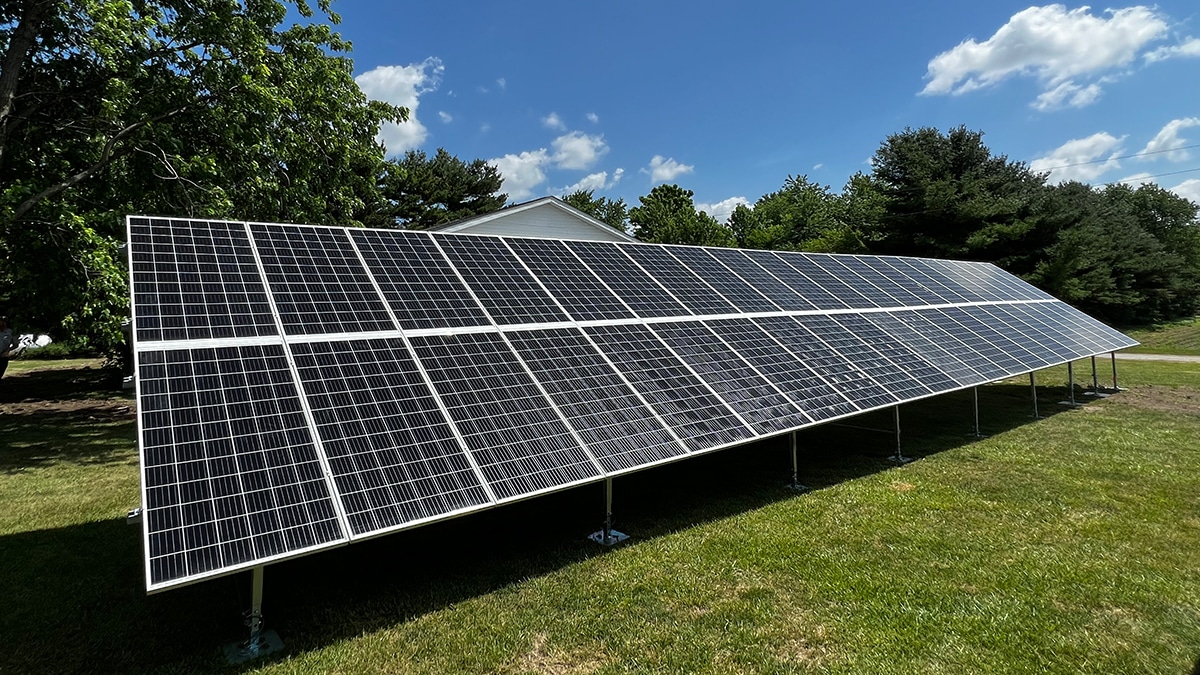 Ground mounted solar panels in Illinois