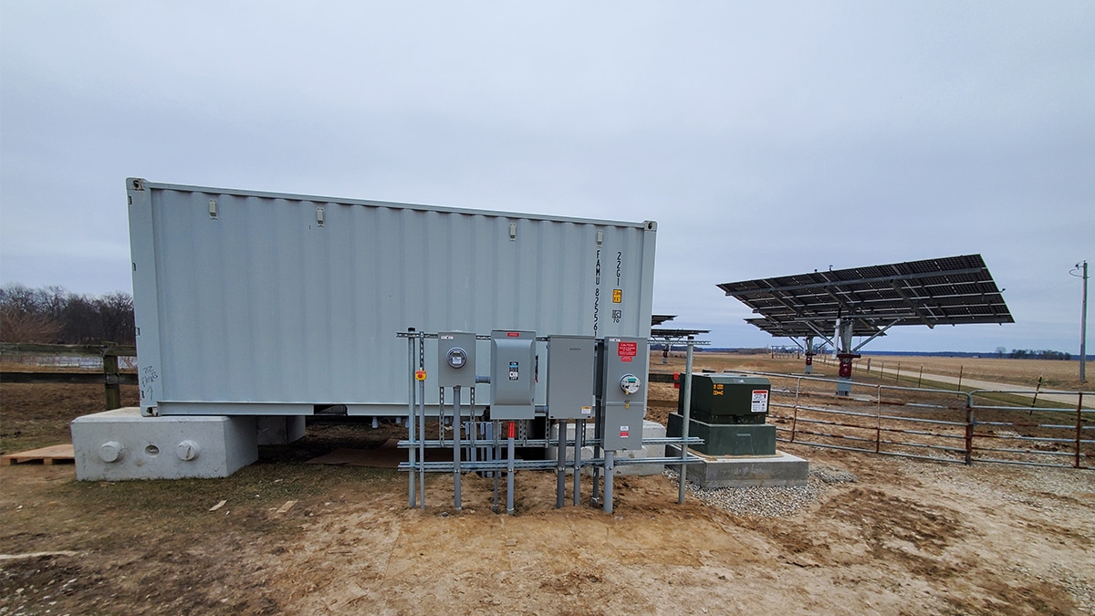 Ground Mounted solar tracker with battery backup