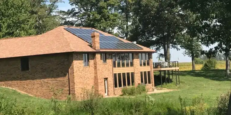 9.5 kW (DC) Roof Mount for Residential Home in Columbia, IL