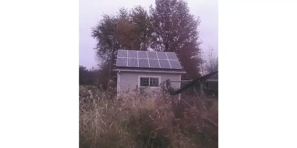 4.1 kW (DC) Residential Roof-Mounted Solar Panels in Godfrey, IL