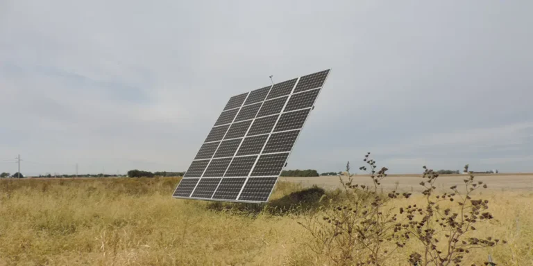 6.8 kW (DC) Residential AllEarth Solar Tracker for Home in Champaign, IL