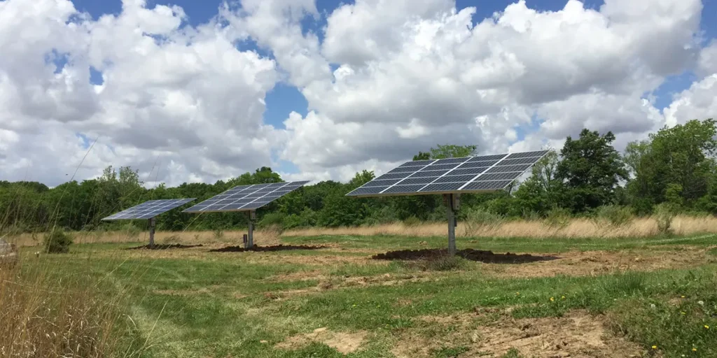 16.8 kW (DC) Residential Dual-Axis Solar Tracker Installation in Sullivan, IL
