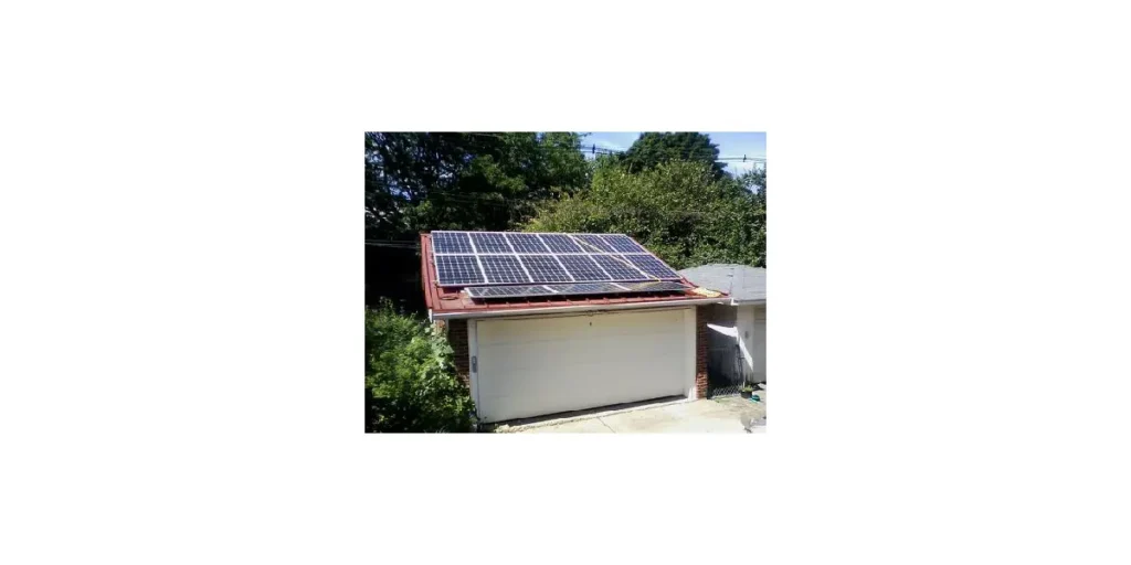 4.3 kW (DC) Residential Roof-Mounted Solar Array in Champaign, IL